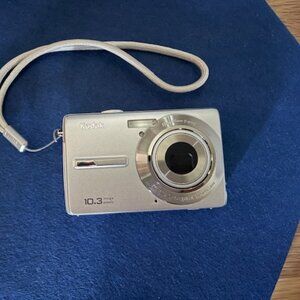 Kodak Easyshare M1063 10.3 MP Digital Camera with 3xOptical Zoom (Silver)